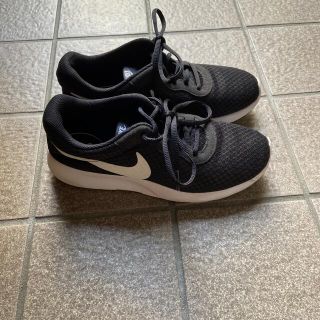 ナイキ(NIKE)のNIKE★タンジュン★２４センチ(スニーカー)