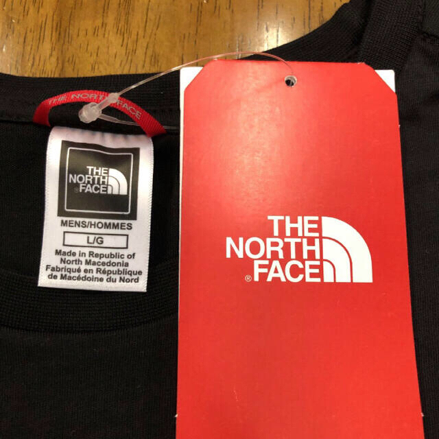 THE NORTH FACE(ザノースフェイス)の人気ノースフェイス 王道BLACK グラデーションLOGO T海外 L メンズのトップス(Tシャツ/カットソー(半袖/袖なし))の商品写真