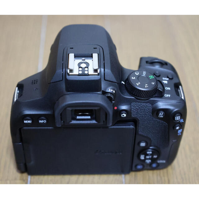 EOS Kiss X10i ダブルズームキット おまけと保証付き