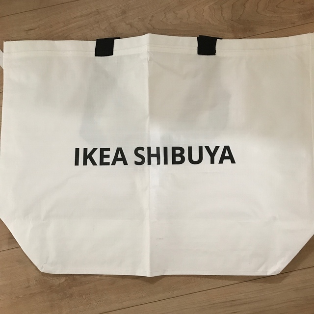 IKEA(イケア)のIKEA 渋谷限定　エコバッグ  Mサイズ　ホワイト　ブラック　セット レディースのバッグ(エコバッグ)の商品写真