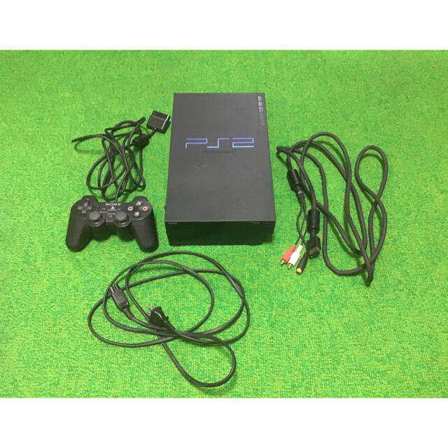 PlayStation2(プレイステーション2)のPlayStation2  SCPH-30000 エンタメ/ホビーのゲームソフト/ゲーム機本体(家庭用ゲーム機本体)の商品写真