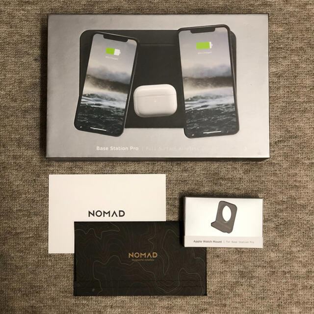 Apple(アップル)の新品｜NOMAD Base Station Pro ワイヤレス充電機 スマホ/家電/カメラのスマートフォン/携帯電話(バッテリー/充電器)の商品写真