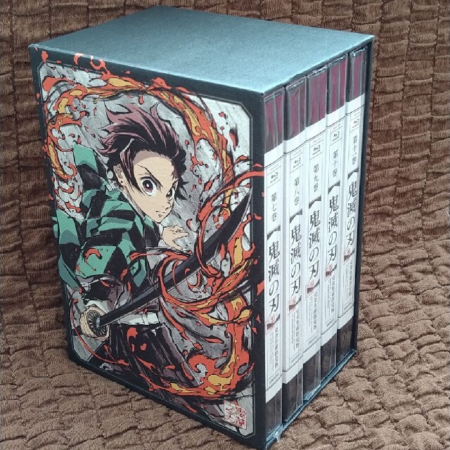 未開封】鬼滅の刃〈完全生産限定版〉ブルーレイ 7〜11巻+特典BOX-