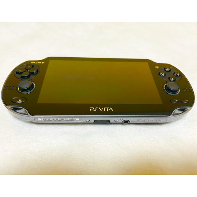 PlayStation Vita(プレイステーションヴィータ)のPSt Vita PCH-1100 クリスタルブラック 動作確認済み 画面傷無し エンタメ/ホビーのゲームソフト/ゲーム機本体(家庭用ゲーム機本体)の商品写真