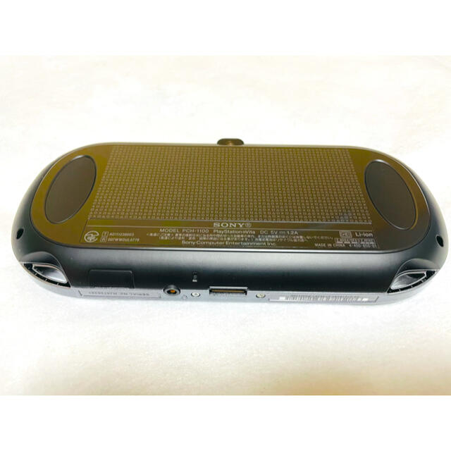 PlayStation Vita(プレイステーションヴィータ)のPSt Vita PCH-1100 クリスタルブラック 動作確認済み 画面傷無し エンタメ/ホビーのゲームソフト/ゲーム機本体(家庭用ゲーム機本体)の商品写真