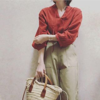 スピックアンドスパン(Spick & Span)の★新品 タグ付き 完売品 UNIQLO ユニクロ リネンブレンドギャザーブラウス(シャツ/ブラウス(長袖/七分))