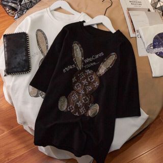 ザラ(ZARA)のラメTシャツ　ロゴTシャツ　ストーン　スタッズ　うさぎ　アルファベット　刺繍　(Tシャツ(半袖/袖なし))