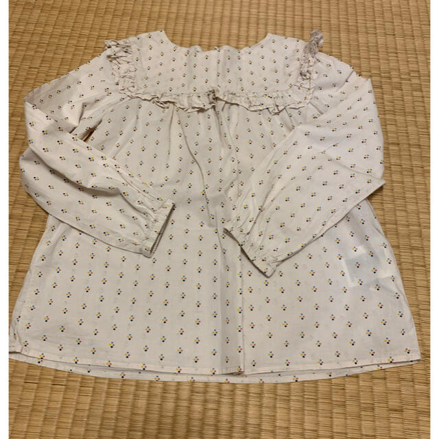 H&M(エイチアンドエム)のH&M フリル付きシャツ　128 キッズ/ベビー/マタニティのキッズ服女の子用(90cm~)(ブラウス)の商品写真