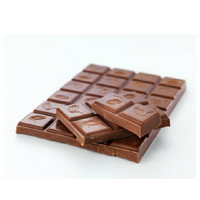 IKEA(イケア)のシュクラード・ユース　ミルクチョコレート 食品/飲料/酒の食品(菓子/デザート)の商品写真