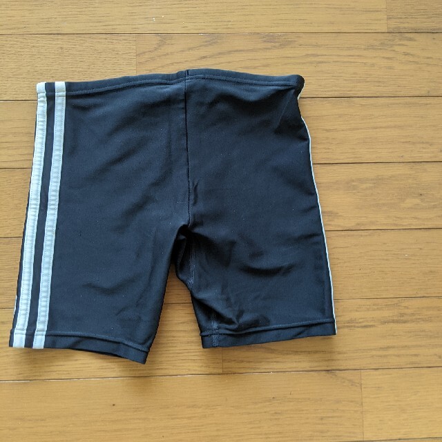 adidas(アディダス)のadidas　140　水着 キッズ/ベビー/マタニティのキッズ服男の子用(90cm~)(水着)の商品写真