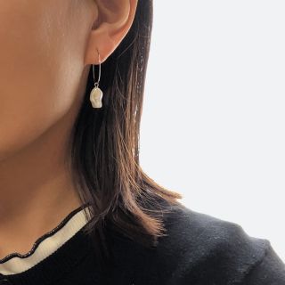 ザラ(ZARA)のフープ淡水パールピアス(ピアス)