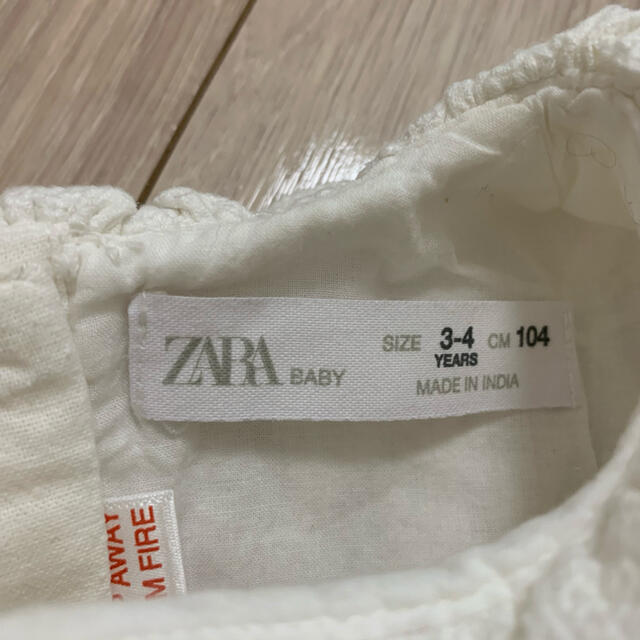 ZARA(ザラ)のZARA ブラウス　104 キッズ/ベビー/マタニティのキッズ服女の子用(90cm~)(ブラウス)の商品写真