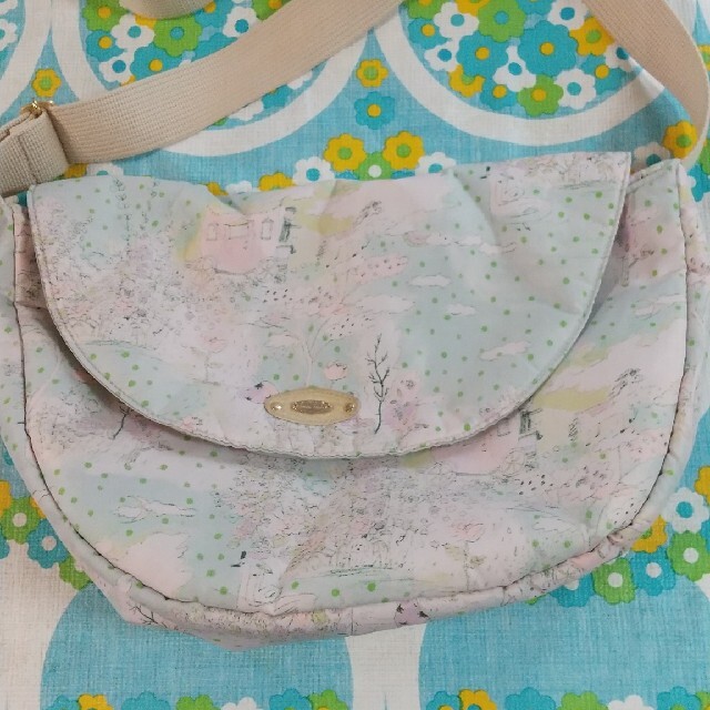 franche lippee(フランシュリッペ)のフランシュリッペ♡メルヘン柄ショルダーバッグ☆馬車、白鳥、スワン レディースのバッグ(ショルダーバッグ)の商品写真