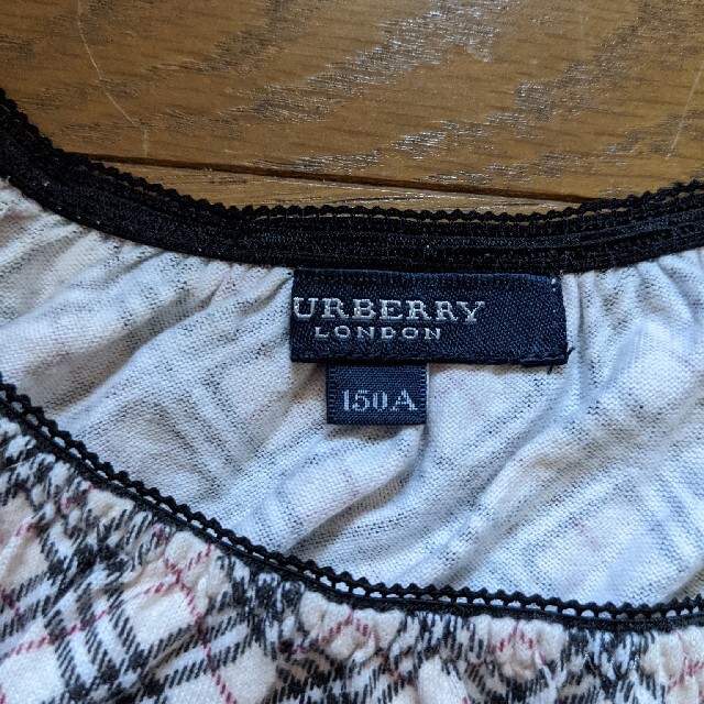 BURBERRY(バーバリー)のバーバリーロンドン150Aカットソー キッズ/ベビー/マタニティのキッズ服女の子用(90cm~)(Tシャツ/カットソー)の商品写真