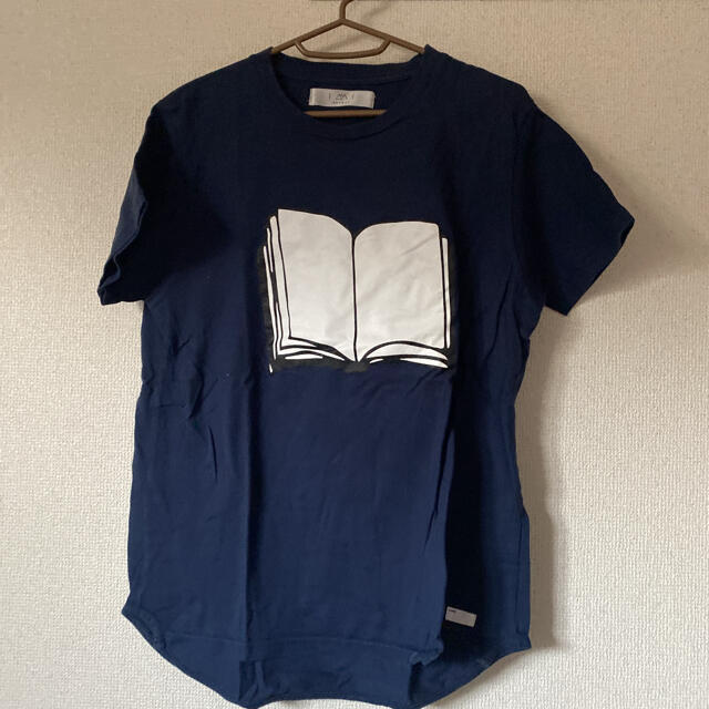 I am I(アイアムアイ)のI am I BOOK Tしゃつ レディースのトップス(Tシャツ(半袖/袖なし))の商品写真