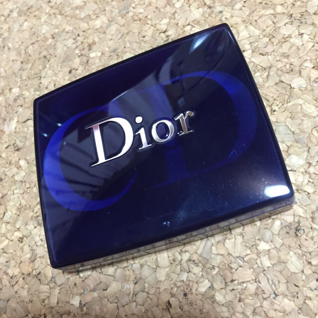 Christian Dior(クリスチャンディオール)のクリスチャンディオールDiorアイシャドウサンククルールイリディセント コスメ/美容のベースメイク/化粧品(アイシャドウ)の商品写真