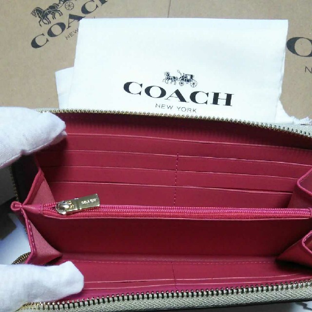 得価NEW COACH - 新品 長財布 かわいい苺プリントの通販 by Shop MKJ|コーチならラクマ 大得価格安