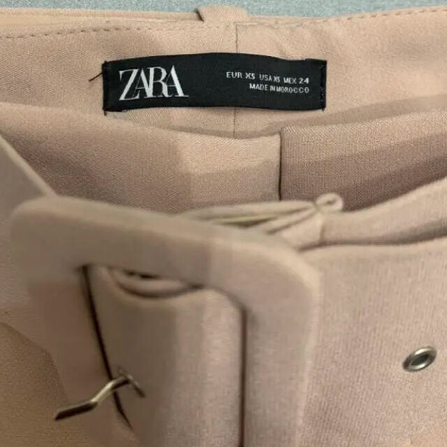 ZARA(ザラ)のZARA ベルト付きハイウエストパンツ　最終値下げ レディースのパンツ(その他)の商品写真