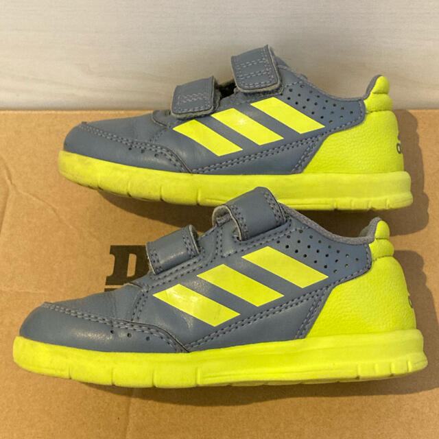 adidas(アディダス)のadidas 15cm  キッズ/ベビー/マタニティのキッズ靴/シューズ(15cm~)(スニーカー)の商品写真