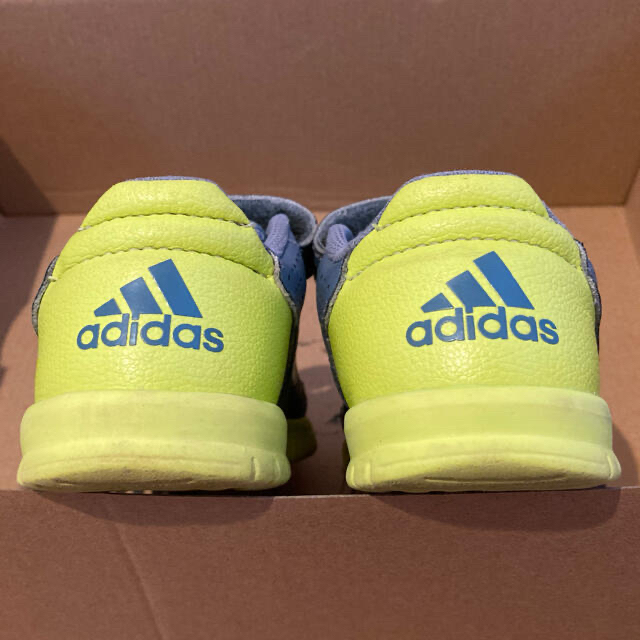 adidas(アディダス)のadidas 15cm  キッズ/ベビー/マタニティのキッズ靴/シューズ(15cm~)(スニーカー)の商品写真