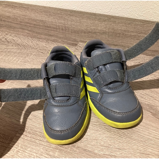 adidas(アディダス)のadidas 15cm  キッズ/ベビー/マタニティのキッズ靴/シューズ(15cm~)(スニーカー)の商品写真