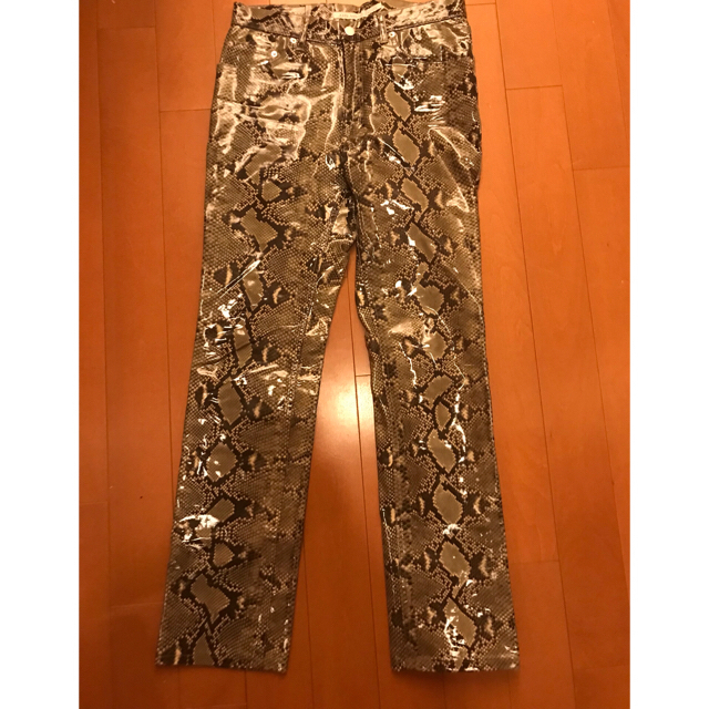 JOHN LAWRENCE SULLIVAN(ジョンローレンスサリバン)のJOHN LAWRENCE SULLIVAN 19aw Python pants メンズのパンツ(デニム/ジーンズ)の商品写真