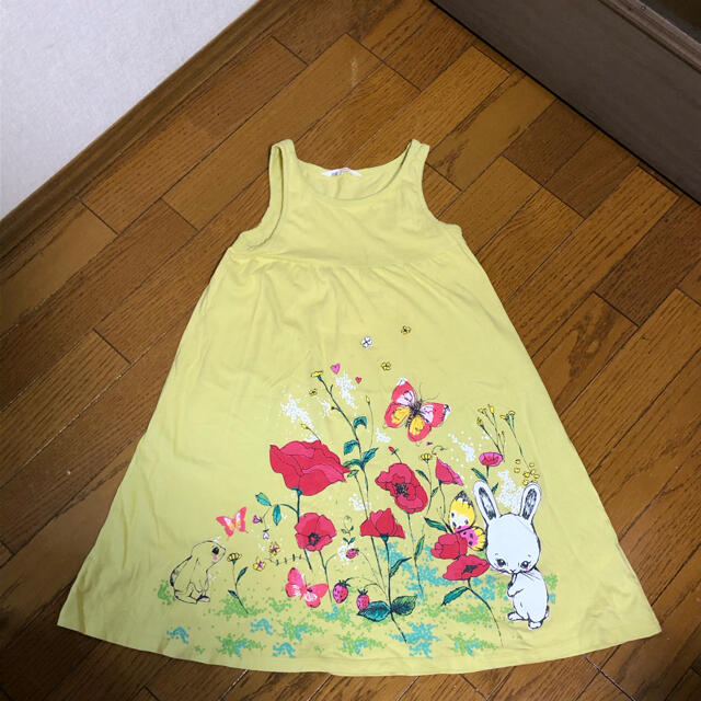 H&M(エイチアンドエム)の130  H&M ワンピース　　イエロー キッズ/ベビー/マタニティのキッズ服女の子用(90cm~)(ワンピース)の商品写真