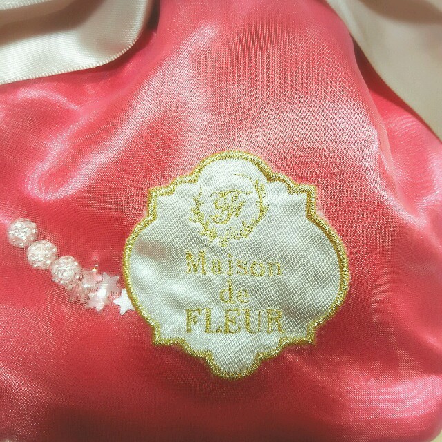 Maison de FLEUR(メゾンドフルール)のメゾンドフルールオーガンジーポーチ★ レディースのファッション小物(ポーチ)の商品写真