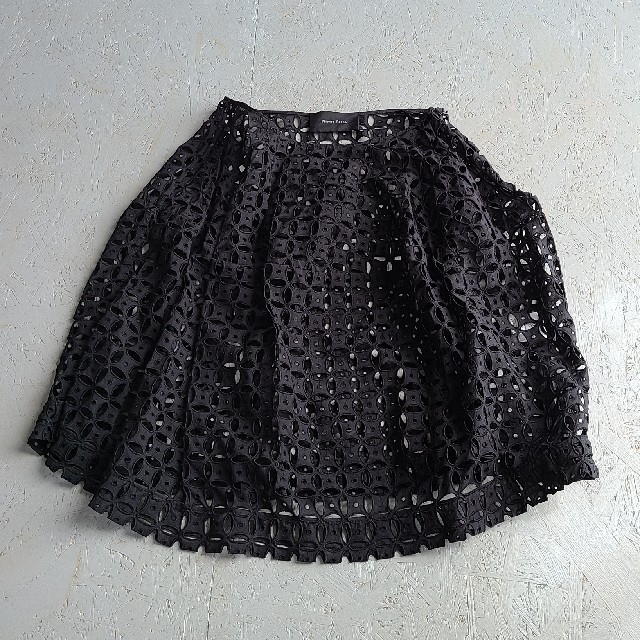 Simone Rocha(シモーネロシャ)のSIMONE ROCHA／シモーン・ロシャ（シモーネ・ロシャ）のスカート　黒 レディースのスカート(ひざ丈スカート)の商品写真