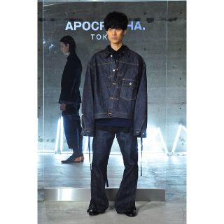 コモリ(COMOLI)のAPOCRYPHA 20AW Fly Side Hem Denim デニムパンツ(デニム/ジーンズ)