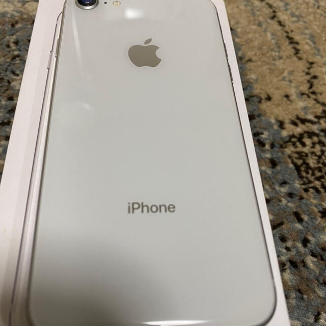 iPhone(アイフォーン)のiPhone8 64G ホワイト☆美品☆ SIMフリー スマホ/家電/カメラのスマートフォン/携帯電話(携帯電話本体)の商品写真