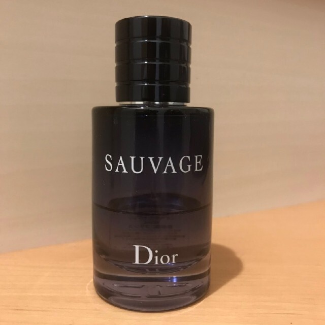 Christian Dior(クリスチャンディオール)の☆ken様専用☆Dior ソヴァージュ EAUDETOILETTE  60ml コスメ/美容の香水(香水(男性用))の商品写真