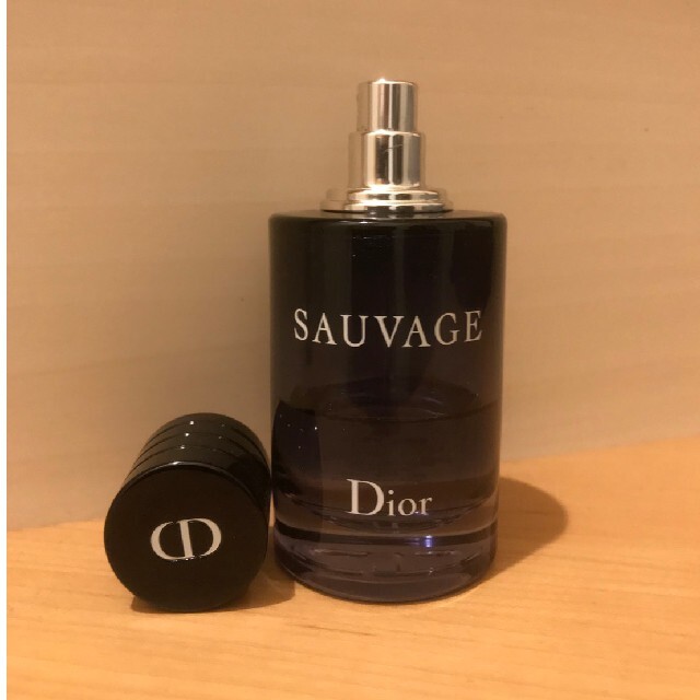 Christian Dior(クリスチャンディオール)の☆ken様専用☆Dior ソヴァージュ EAUDETOILETTE  60ml コスメ/美容の香水(香水(男性用))の商品写真