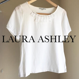 ローラアシュレイ(LAURA ASHLEY)のローラアシュレイ 夏服 白トップス カットソー Tシャツ(Tシャツ(半袖/袖なし))
