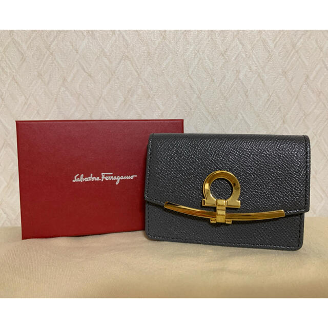 Salvatore Ferragamo(サルヴァトーレフェラガモ)の★値下げ中★Salvatore Ferragamo カードケース レディースのファッション小物(名刺入れ/定期入れ)の商品写真