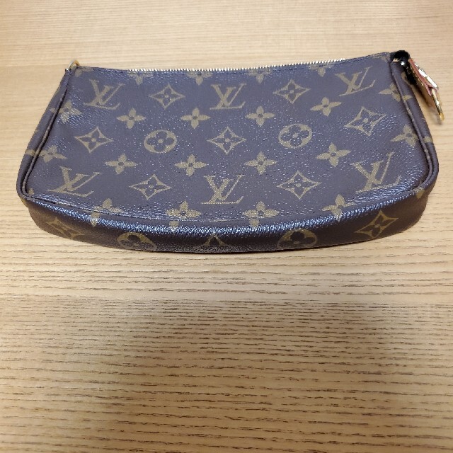 LOUIS VUITTON(ルイヴィトン)のルイヴィトン　アクセサリーポーチ　VI1001 レディースのファッション小物(ポーチ)の商品写真