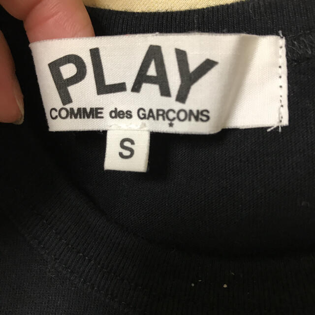 COMME des GARCONS(コムデギャルソン)のコムデギャルソン　Tシャツ　黒ハート　プレイ レディースのトップス(Tシャツ(半袖/袖なし))の商品写真
