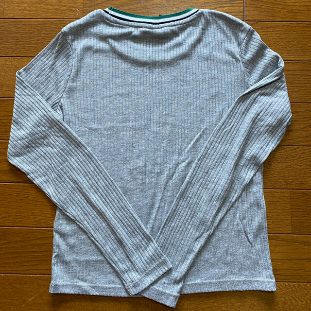 H&M(エイチアンドエム)のTシャツ長袖　カットソー　2枚組 レディースのトップス(Tシャツ(長袖/七分))の商品写真