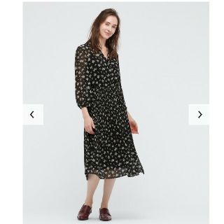 ユニクロ(UNIQLO)の値下！未使用 ユニクロ シフォンプリーツワンピース（7分袖、黒）(ロングワンピース/マキシワンピース)