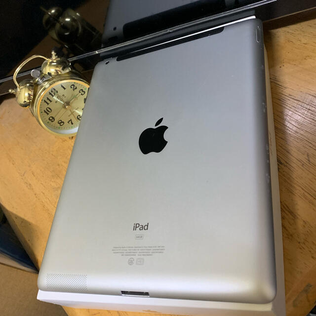 iPad(アイパッド)の準美品　iPad2 大容量64GB  WiFiモデル　アイパッド　第2世代 スマホ/家電/カメラのPC/タブレット(タブレット)の商品写真