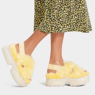 アグ(UGG)の【本日のみ】UGG 新品同様 確実正規品 FLUFFSUGAR PLATFORM(サンダル)