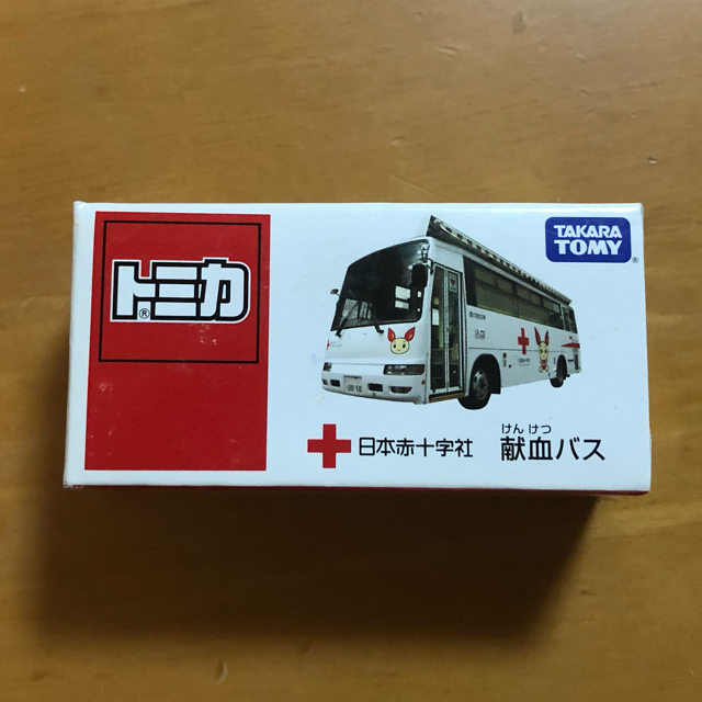 Takara Tomy(タカラトミー)のトミカ　献血バス エンタメ/ホビーのおもちゃ/ぬいぐるみ(ミニカー)の商品写真