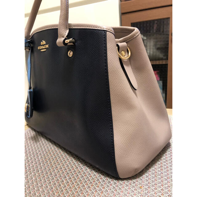 COACH(コーチ)のcoach コーチ　2way バイカラー　バッグ レディースのバッグ(ハンドバッグ)の商品写真