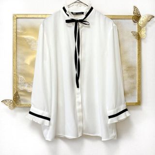 ザラ(ZARA)の美品 ZARA リボン ボウタイ フリルネック シフォンブラウス ホワイト 白(シャツ/ブラウス(長袖/七分))