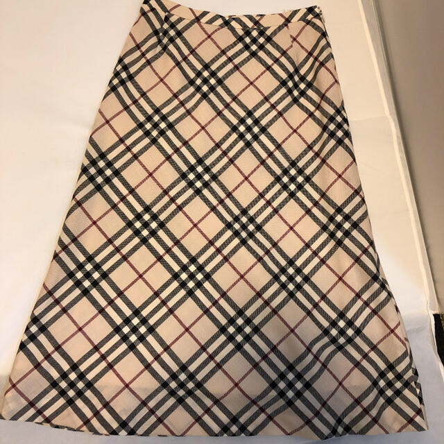 BURBERRY(バーバリー)のバーバリースカート　チェック レディースのスカート(ひざ丈スカート)の商品写真