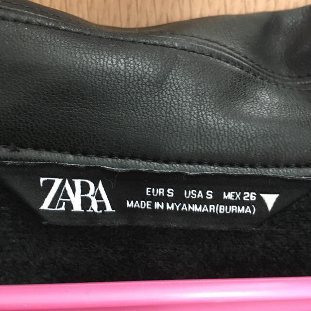 ZARA(ザラ)のZARAフェイクレザージャケットSサイズ レディースのジャケット/アウター(モッズコート)の商品写真