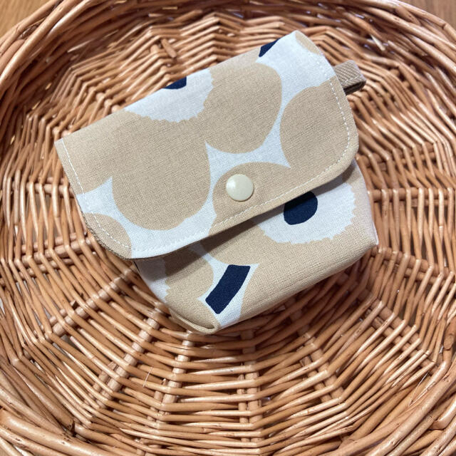 marimekko(マリメッコ)のハンドメイド  マリメッコ　小物入れ　ポーチ　ミニポーチ　イヤホン入れ ハンドメイドのファッション小物(ポーチ)の商品写真