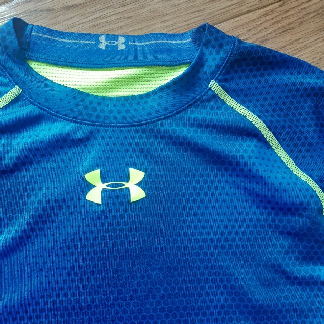 UNDER ARMOUR(アンダーアーマー)の値下げ中！アンダーアーマー　メンズSM コンプレッション スポーツ/アウトドアのランニング(ウェア)の商品写真