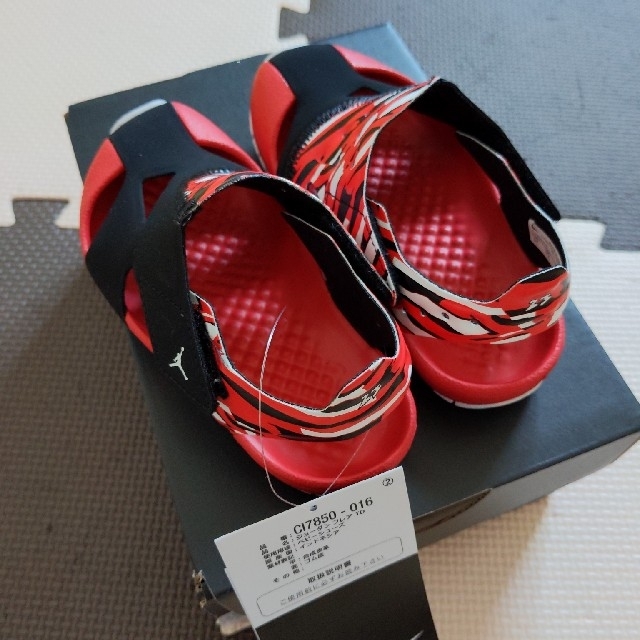 NIKE(ナイキ)のジョーダンフレア　キッズサンダル キッズ/ベビー/マタニティのベビー靴/シューズ(~14cm)(サンダル)の商品写真