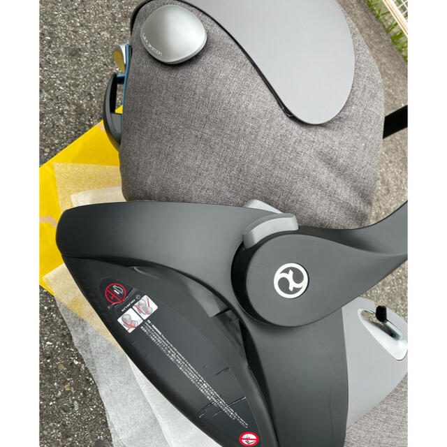 cybex(サイベックス)のサイベックス　クラウドQマンハッタングレー キッズ/ベビー/マタニティの外出/移動用品(自動車用チャイルドシート本体)の商品写真